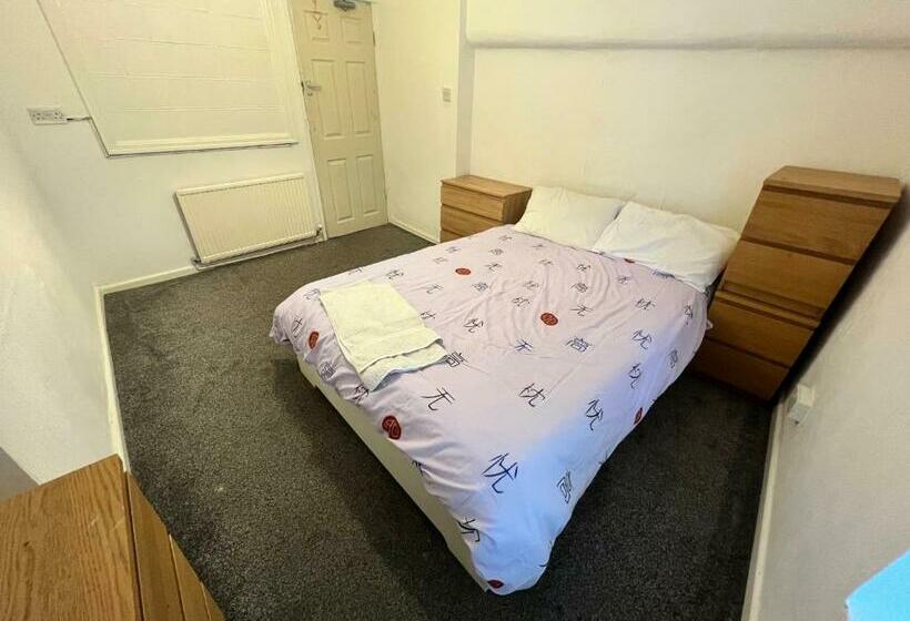 Stanley Street Apartments