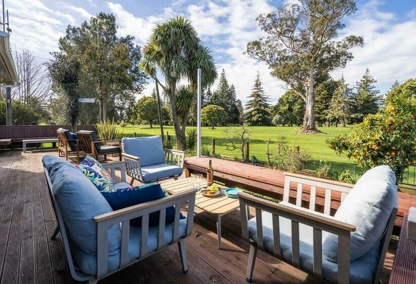 Stay And Play In Motueka