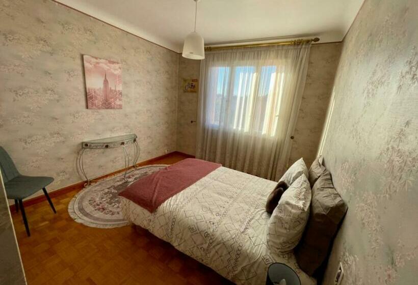 Très Grand Appartement à 10 Min à Pied Du Centre