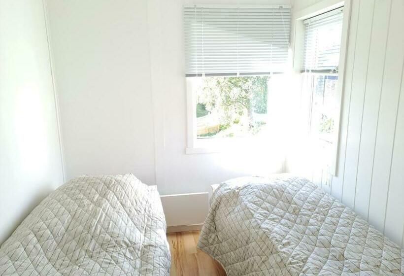 Warm And Cozy Apartment With Panoramic View Above The City Center