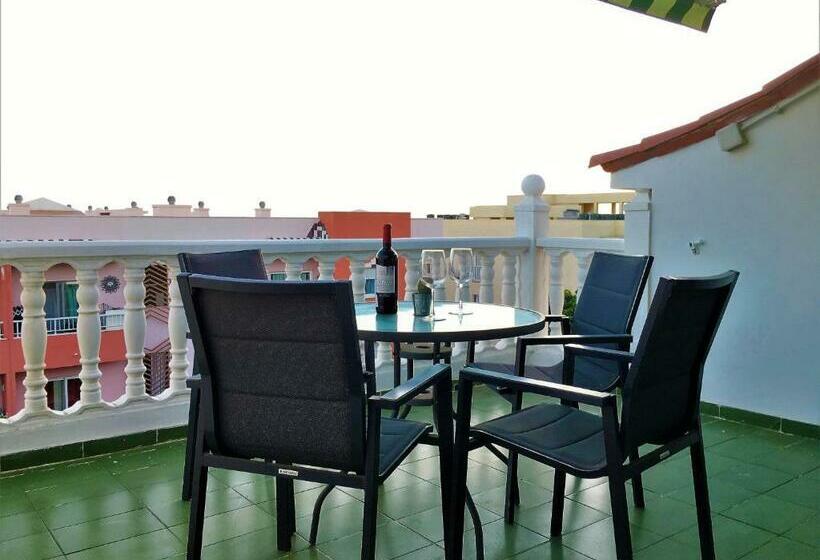 Acogedor Y Luminoso Piso Con Balcón