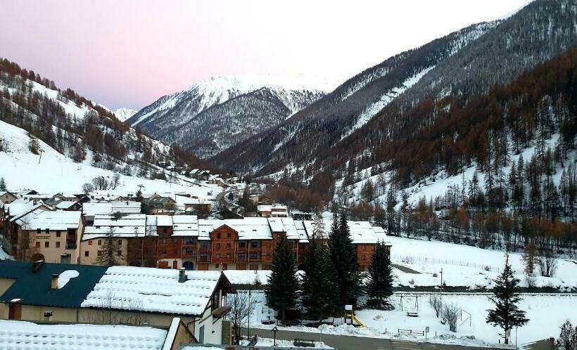 Le Studio Du Queyras Avec Vue Sur La Montagne