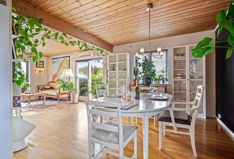 تختخواب و صبحانه Klara