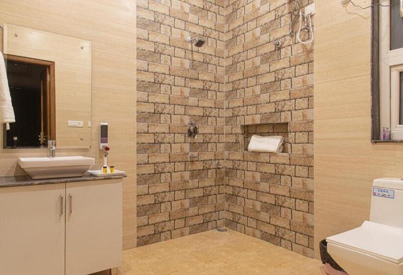 مبيت وإفطار Lake View Kasauli Cottage