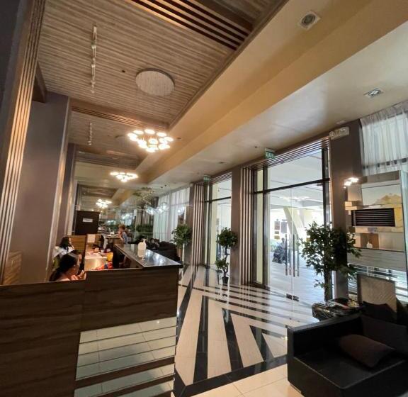 Donton’s   In The Middle Of It All