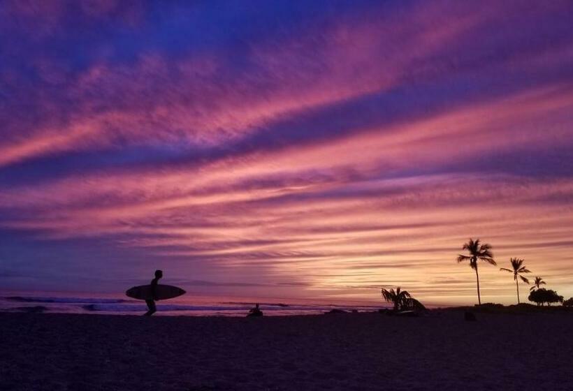 Downtown Hawaiian Theme Condo With Hot Tub, Pool & Beach   Kona Islander Inn