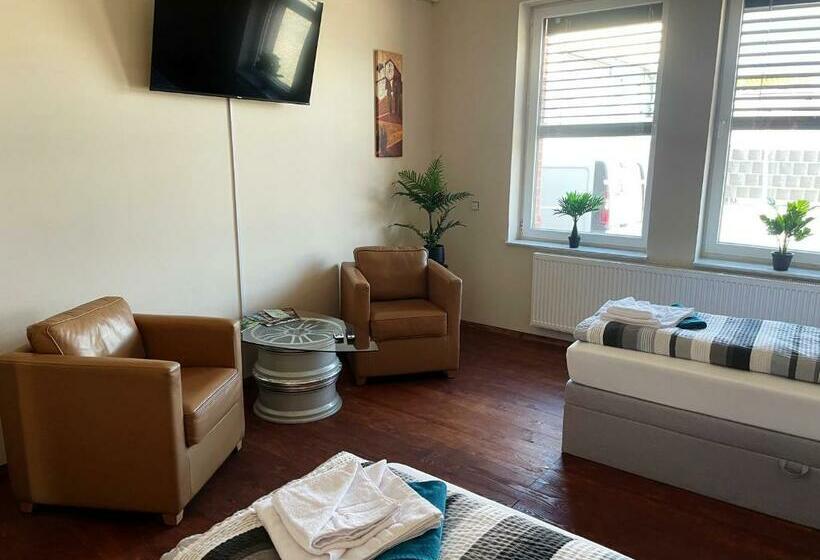 Dz Appartements   Ferienwohnung Mit Klimaanlage, Whirlpool Und Freiem Wlan   Ruhige, Zentrale Lage I