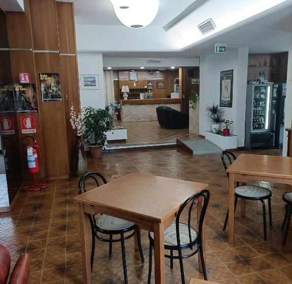 هتل Alba Serravalle