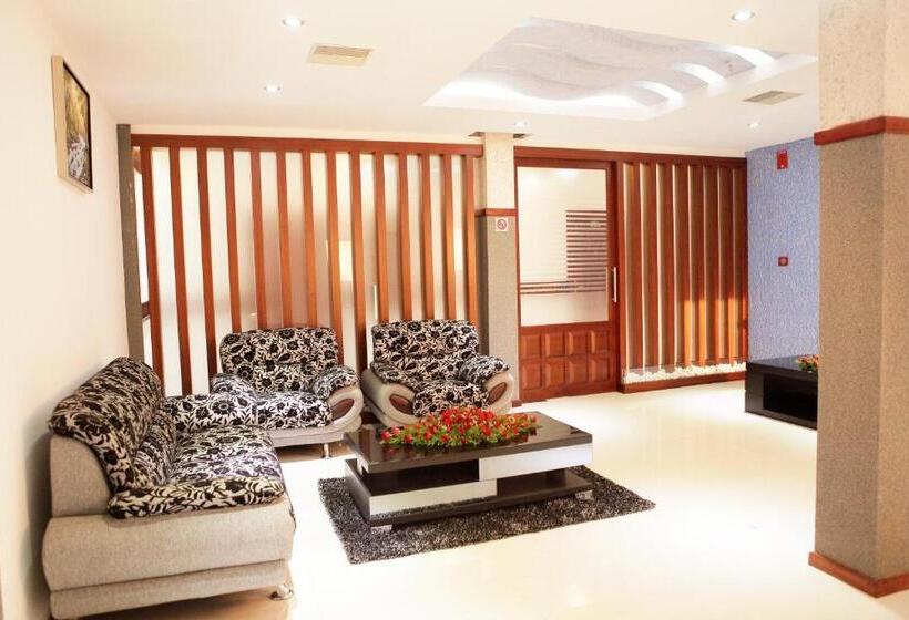 호텔 Athirappilly Residency Chalakudy