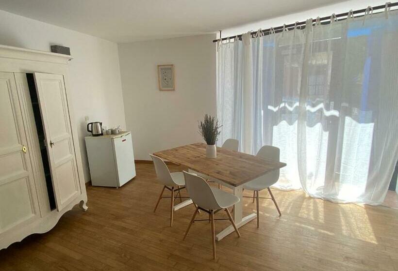 מלון כמוסות La Fontaine De Vinsobres