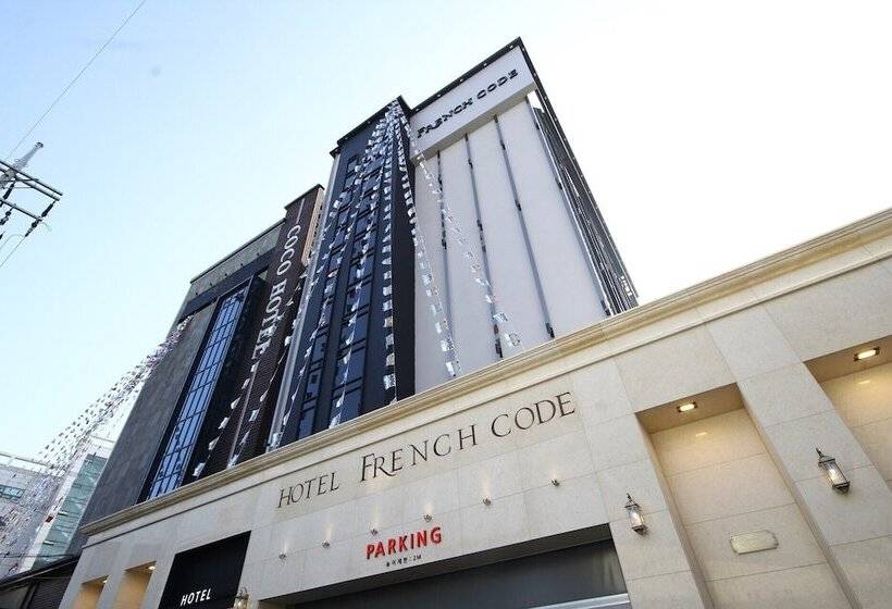 בית מלון כפרי Frenchcode