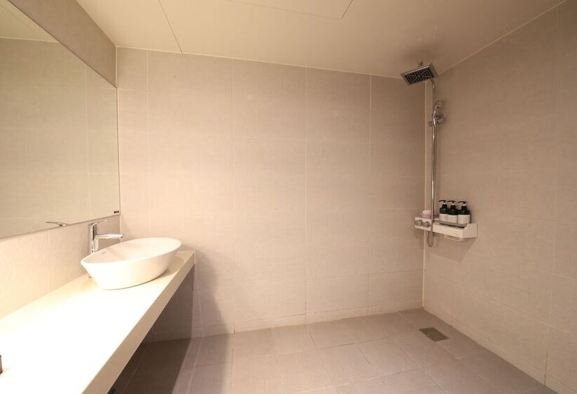 בית מלון כפרי Frenchcode