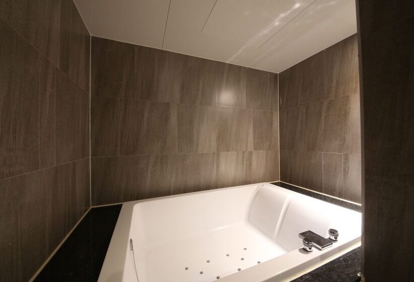 בית מלון כפרי Frenchcode