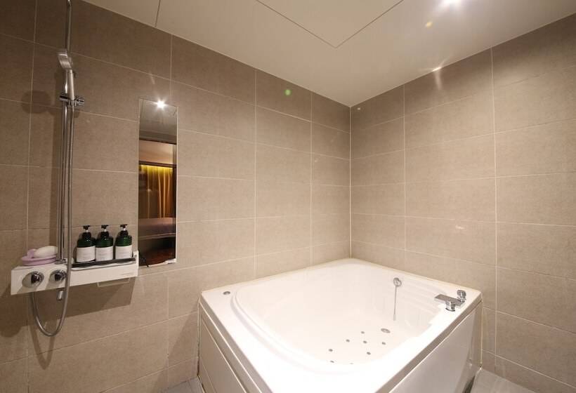 בית מלון כפרי Frenchcode