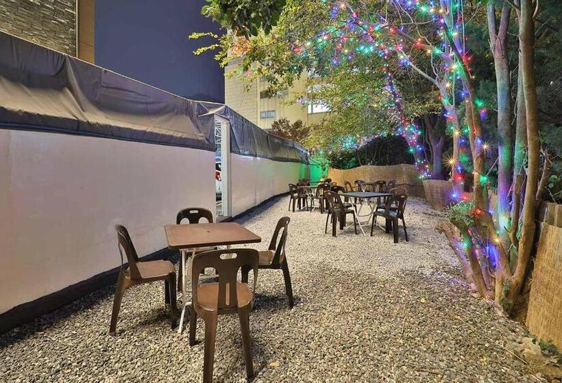 בית מלון כפרי Frenchcode