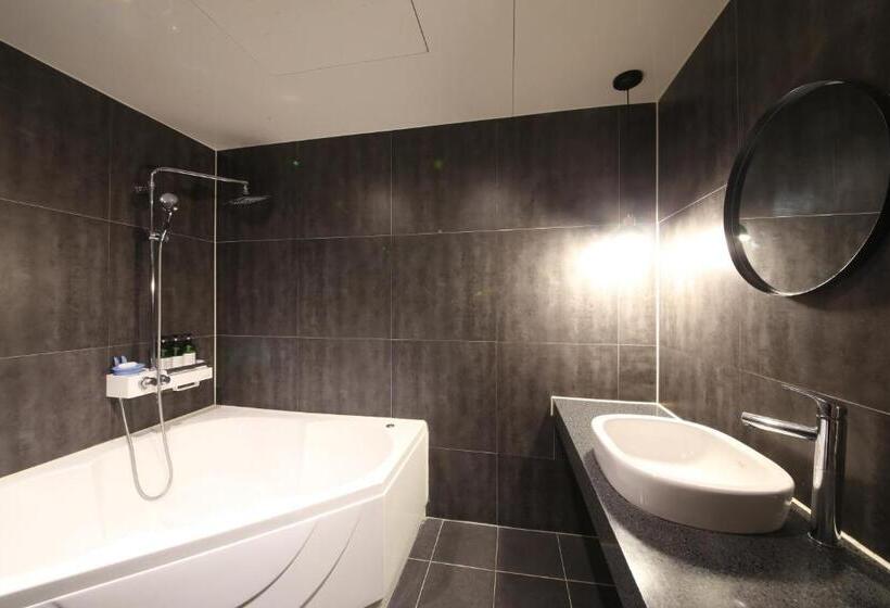 בית מלון כפרי Frenchcode