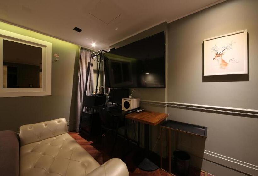 בית מלון כפרי Frenchcode