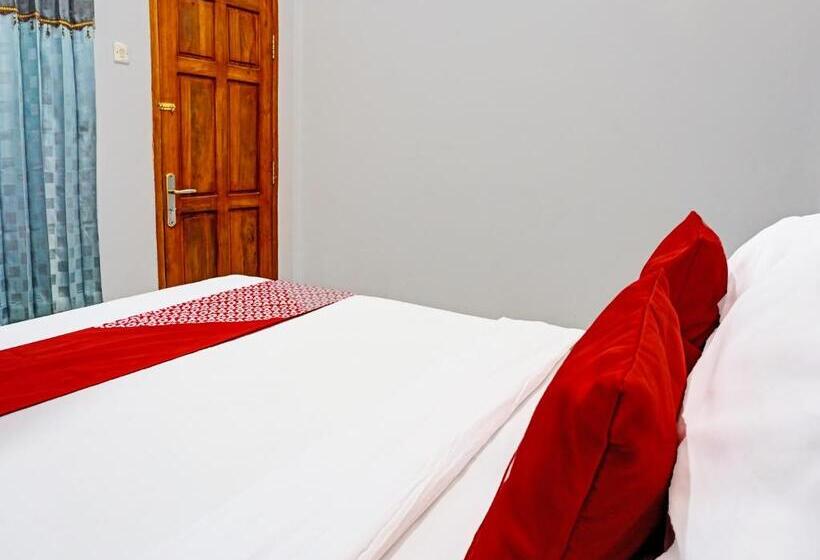 בית מלון כפרי Oyo 91599 Penginapan Mutiara Madiun