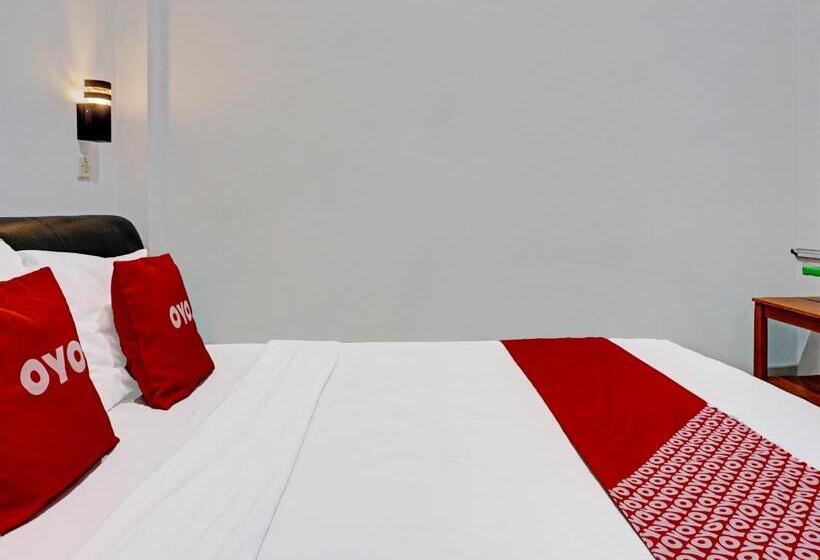 בית מלון כפרי Oyo 91599 Penginapan Mutiara Madiun