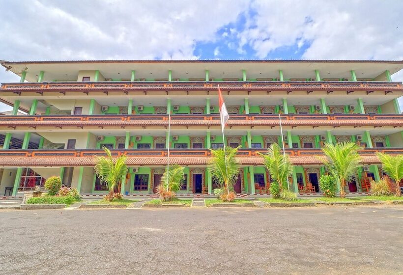 Отель Oyo 91610 Batukaru Garden