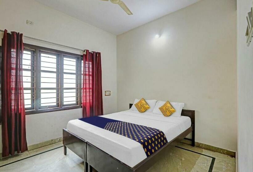 فندق Spot On Vishu Moni Residency