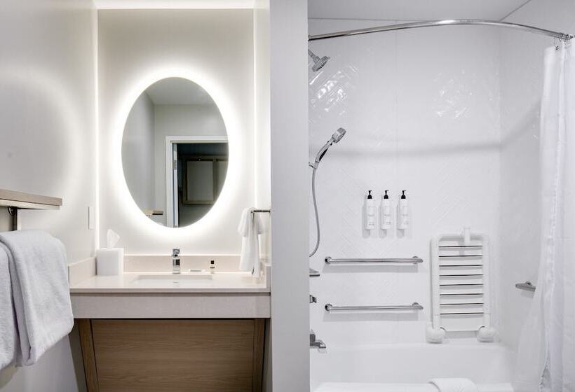 בית מלון כפרי Towneplace Suites By Marriott Oconomowoc