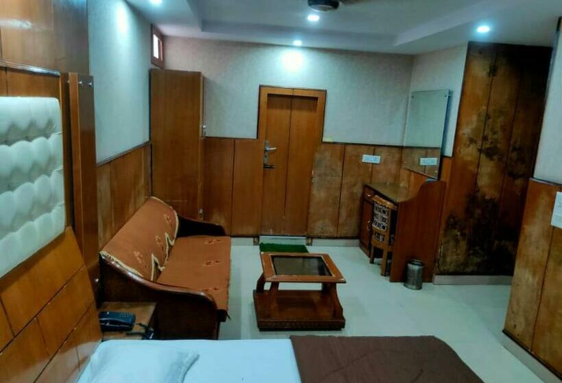 ホテル Virasat Residency By Wb Inn