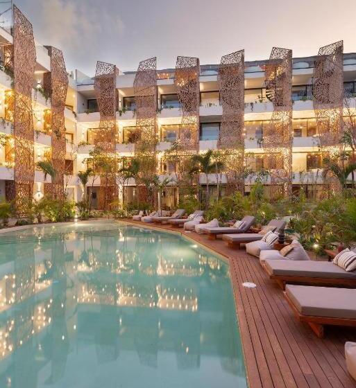 Jade By Andiani Travel