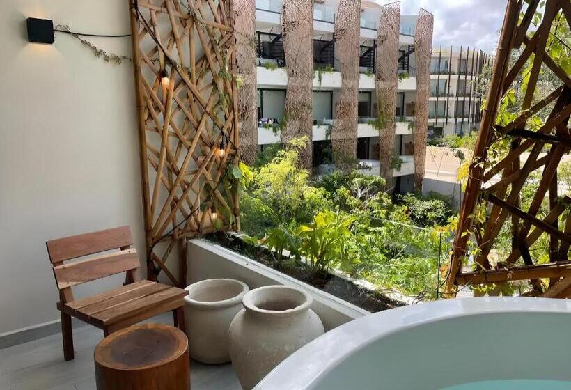 Jade By Andiani Travel