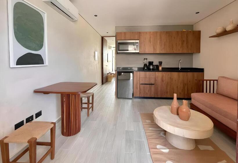 Jade By Andiani Travel