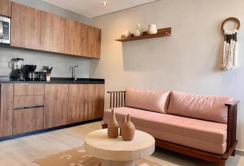 Jade By Andiani Travel