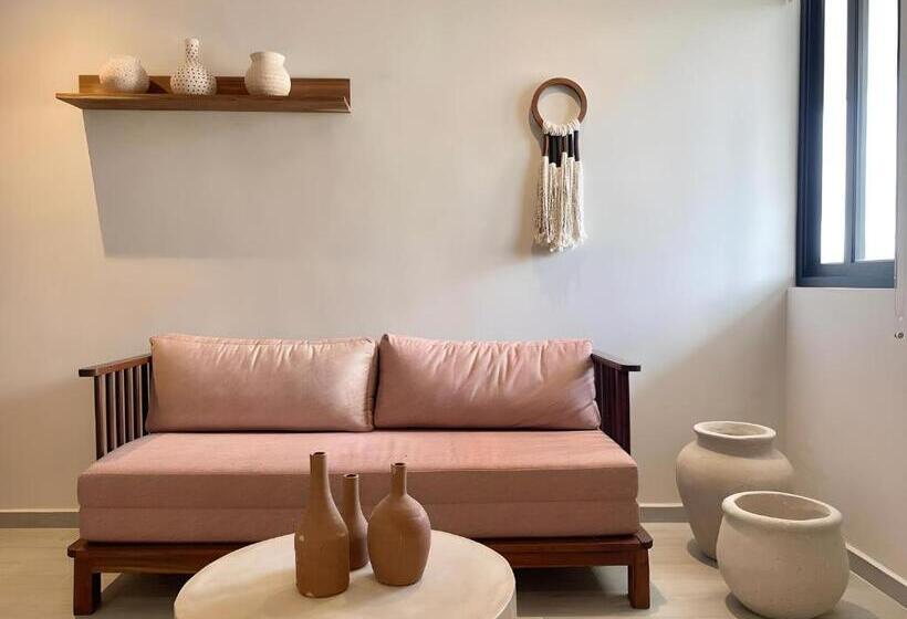 Jade By Andiani Travel