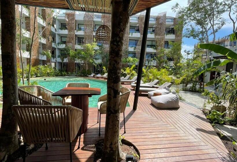 Jade By Andiani Travel