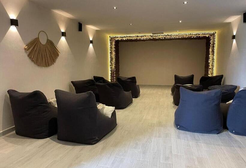 Jade By Andiani Travel