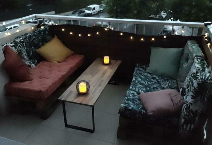 Le Malaga Parking & Balcon, à 500m Du Lac !