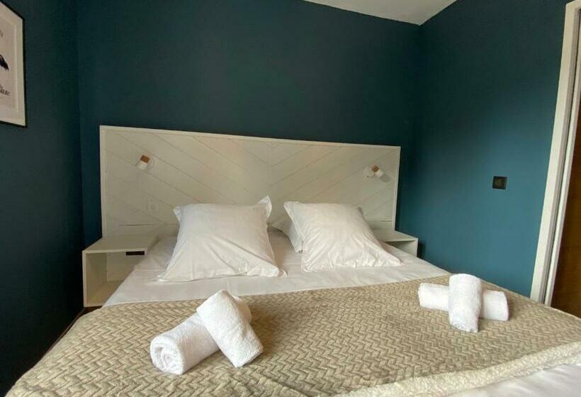 Le Malaga Parking & Balcon, à 500m Du Lac !