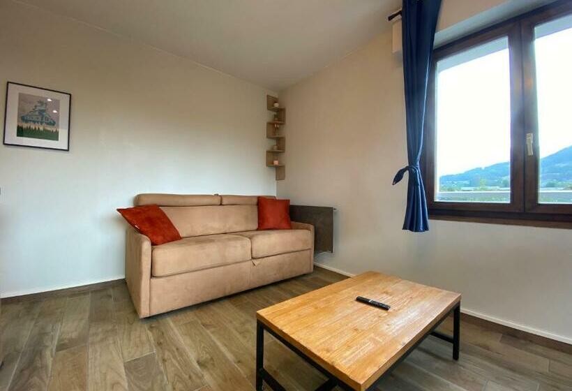 Le Malaga Parking & Balcon, à 500m Du Lac !