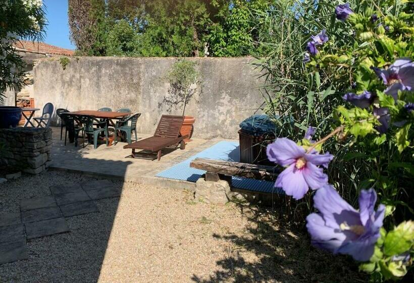 Maison De Pays Au Centre Du Village