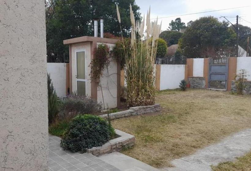 Moderna Casa Con Excelente Ubicación En Valle Hermoso