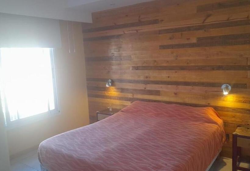 Moderna Casa Con Excelente Ubicación En Valle Hermoso