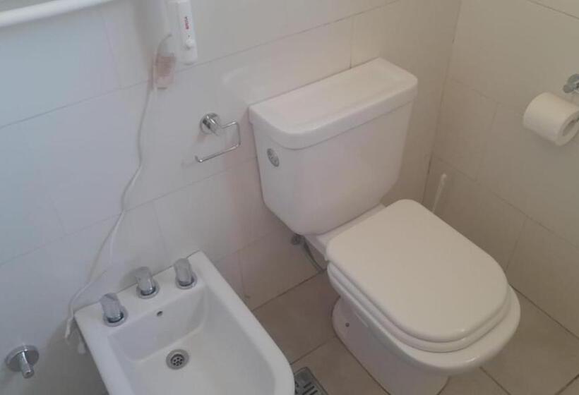 Moderna Casa Con Excelente Ubicación En Valle Hermoso