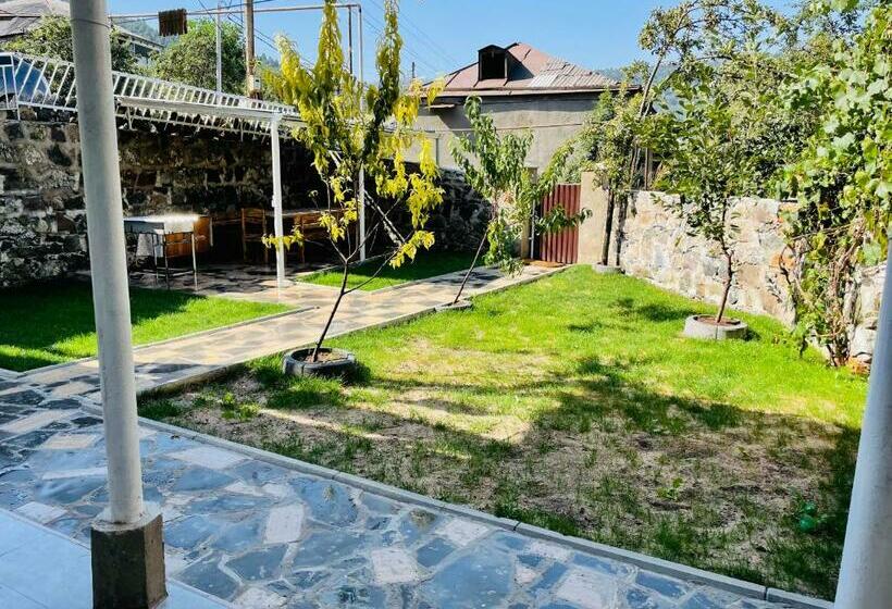 Пансион уютный двор