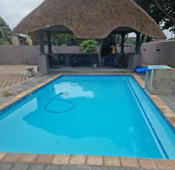 펜션 Awethu Guest House