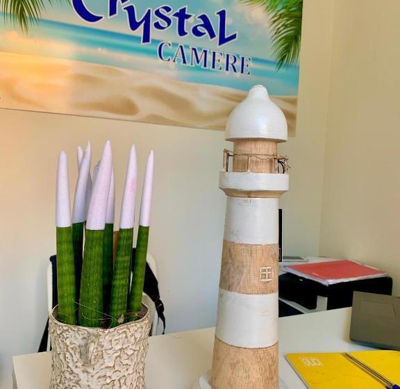 פנסיון Crystal Camere
