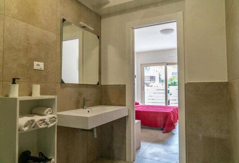 بنسيون Crystal Camere