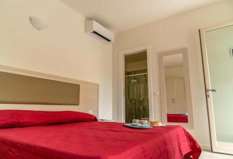 פנסיון Crystal Camere