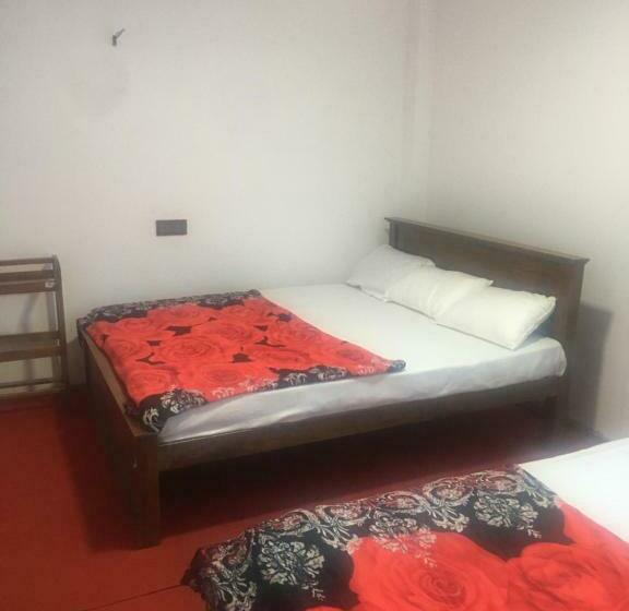 פנסיון Greenleaf Guesthouse