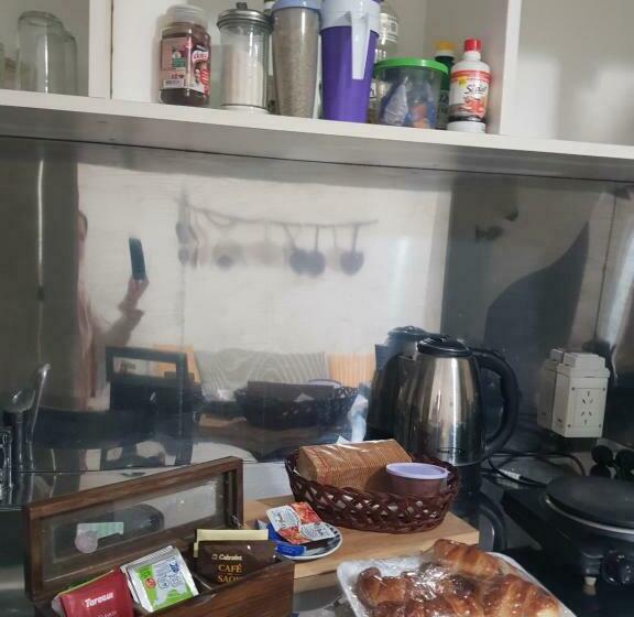 פנסיון Mimi House