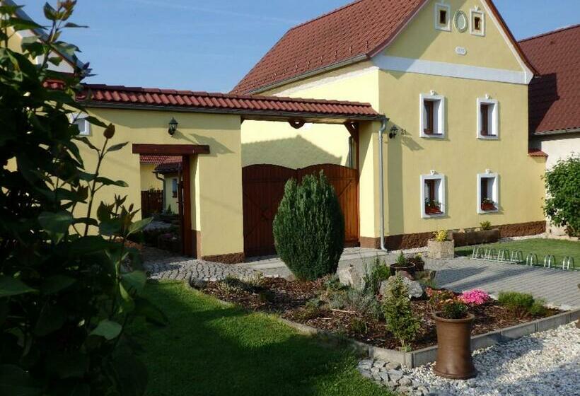 膳宿费 Ubytování U šírků