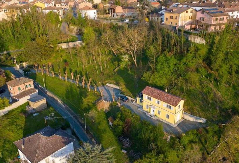 ペンション Villa Flora Di Capriata D Orba